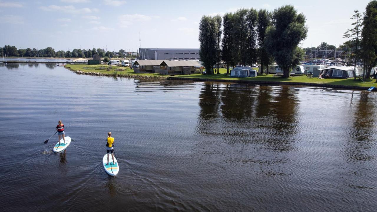 ホテル Jachthaven Nieuwboer ブンスホーテン エクステリア 写真
